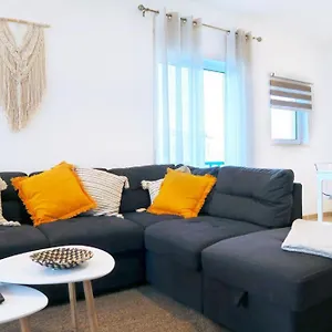 Apartment, 10 Mins Walk To Appartement Albufeira
